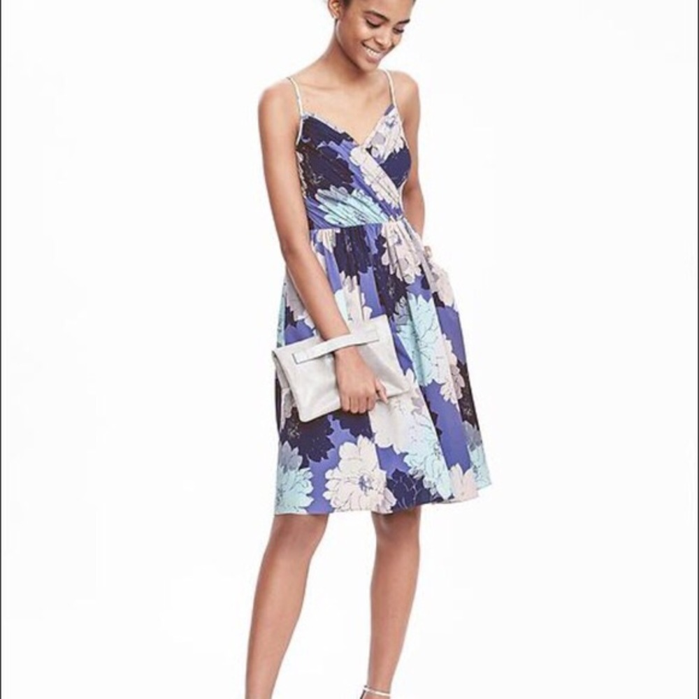 Floral Strappy Crossover Vee Dress Pleated Purple Blue Tones Summer Casual